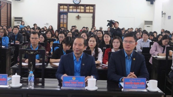 Nâng cao năng lực cán bộ làm công tác tuyên giáo công đoàn trong tình hình mới